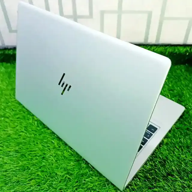 HP EliteBook 840 G5 Front View